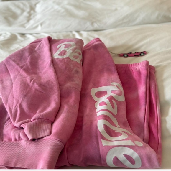 NWT Barbie X Forever 21 Graphic Hoodie - Size 1X (Sold out Collab) - Picture 4 of 7